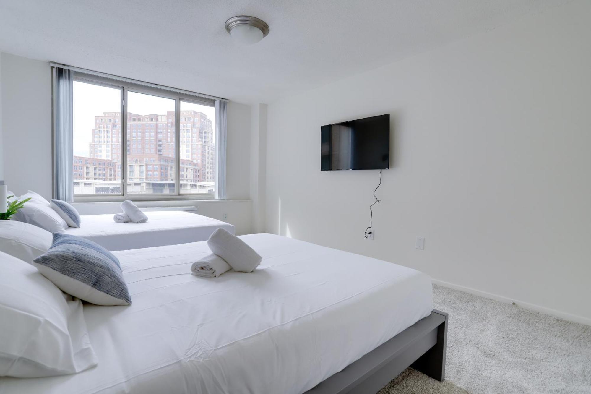 Awesome 1 Bedroom Apt + Den At Crystal City With Gym Арлінгтон Екстер'єр фото